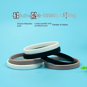 Bracelet en silicone lumineux de couleur unie pour adultes et enfants, idéal pour le sport et les activités de développement sans paroles - Product Image 2