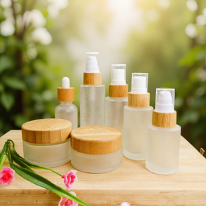 Flacon de parfum cylindrique transparent en verre de 10 ml avec bouchon métallique, sérigraphié, avec applicateur roll-on en acier, emballage enroulable - Product Image 5