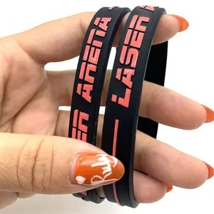 2 mm dicke Druck Tinte Schreiben Memo-Armbänder individuelles geprägtes Silikon-Armband