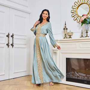 Estilo simple Ropa de mujer musulmana tradicional Color liso Decoración de encaje dorado Vestidos de caftán DE LA India - Product Image 4