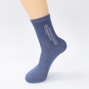 Calcetines Personalizados para Hombre, de Color Sólido, Casuales de Negocios, Antiolor, Transpirables, para las Cuatro Estaciones, Sin Costuras, de Tubo Medio - Product Image 5