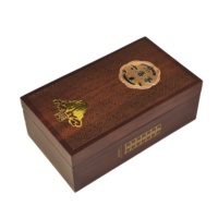 Boîte de rangement personnalisée en MDF pour vin, whisky et spiritueux, avec fermeture à clapet, finition peinture mate, motif laser, boîte en bois carrée rétro