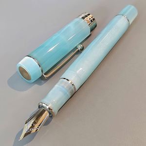 Pluma Estilográfica Metálica Verde Menta con Punta Dorada de 0.5mm, Caja de Regalo de Lujo para Empresarios, Estudiantes y Ejecutivos, Tinta Fluida - Product Image 2