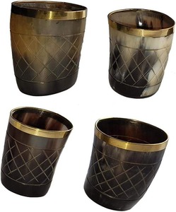 Vaso de chupito de cuerno natural hecho a mano, de alta demanda, apto para alimentos, pulido, para whisky, vodka y regalos, disponible para la venta - Product Image 3