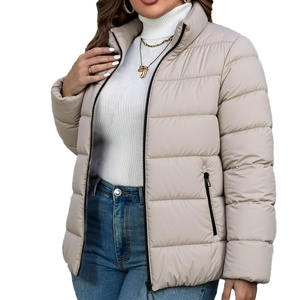 Veste matelassée minimaliste pour femmes, col montant neutre en polyester avec une précision allemande et une silhouette chaude et élégante - Product Image 4