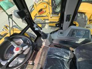 Chargeuse-pelleteuse Caterpillar 420F d'occasion avec bras extensible - Product Image 3