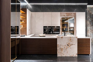 Armoires de cuisine modernes en stratifié de couleur chêne brun <span class=keywords><strong>et</strong></span> blanc haut de gamme avec comptoir en ardoise <span class=keywords><strong>et</strong></span> robinet - Product Image 4