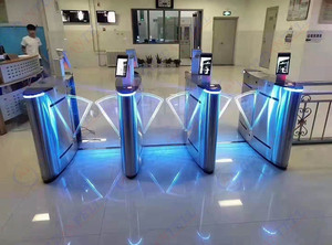 Controllo di accesso biometrico della barriera pedonale dell'entrata del cancello a battente di vetro Anti collisione per il sistema di controllo di accesso delle palestre - Product Image 3