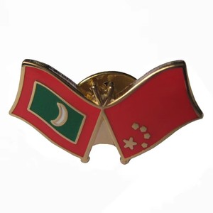 Épinglette en émail souple plaquée or avec estampage souvenir en métal, motif drapeau et <span class=keywords><strong>carte</strong></span> <span class=keywords><strong>du</strong></span> <span class=keywords><strong>monde</strong></span> (Amérique, France, Italie, Australie) - Product Image 3