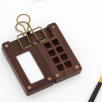 Mini coffret de peinture portable 8-15 couleurs avec planche à dessin en noyer, idéal pour les voyages et l'art.