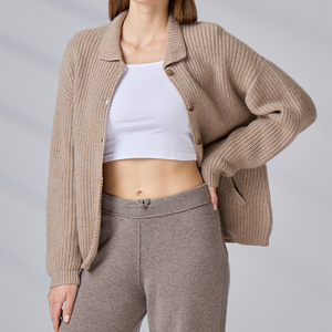 Fabricant de tricots, pull personnalisé pour femme, pull à col polo, cardigan tricoté pour femme - Product Image 6
