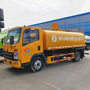 Camión Cisterna de Agua Sinotruk HOWO Nuevo o Usado de 6cbm, 8cbm, 10cbm, Camión Cisterna con Aspersor de Agua en Venta - Product Image 1