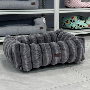 Coussin rectangulaire pour animaux de compagnie en tissu peluche lapin à rayures droites haute densité pour chats et chiens à poils longs, chaud pour l'hiver - Product Image 1