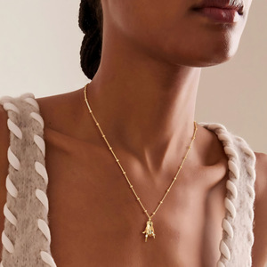Collier Fanhua en acier inoxydable plaqué or 18 carats, étanche et inaltérable, avec zircon, motif geste « Je t'aime » – Nouveauté TikTok - Product Image 2