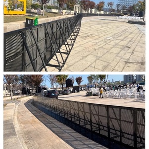 Barrière de contrôle des foules en acier robuste, directement de l'usine, avec taille et revêtement personnalisés pour les concerts - Product Image 1