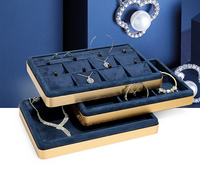 Élégant plateau à bijoux en bois massif haut de gamme vitrine de conteneur haut de gamme pour le stockage de montres cosmétiques/bijoux
