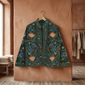 Chaqueta Bomber Reversible de Terciopelo para Mujer, Bordada a Mano con Diseño Floral Vintage, Relleno de Algodón, Regalo Personalizado para Ella - Product Image 3