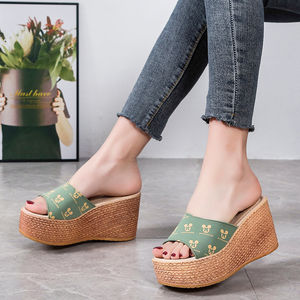 Nouvelles pantoufles tendance pour femmes, imprimé léopard, printemps-été, élégantes et polyvalentes, augmentant la taille, 817 - Product Image 2