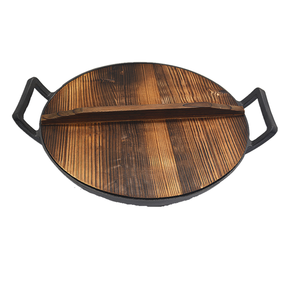 <span class=keywords><strong>Wok</strong></span> Grande de Hierro Fundido Precurado de 31 cm, Fabricado en China, con Dos Asas y Tapa de Madera - Product Image 1