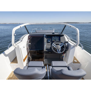 Barco Nimbus Tender 8 (T8) Modelo 2026 con Motor de Gasolina de 150 CV, Ancho de 2,55 m, 1 Cabina, Tecnología de Infusión al Vacío - Product Image 1
