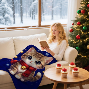 Manta de Felpa con Diseño de Gatito Navideño, Rectangular, Antipilling, Lavable a Máquina, Decoración Moderna para el Hogar en Invierno - Product Image 4