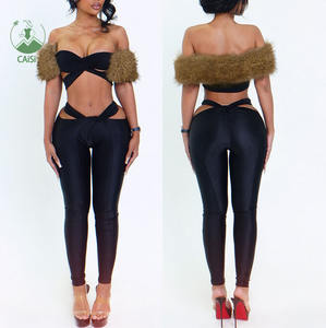 Completo Sexy Due Pezzi da Donna con Top a Collo Scoperto con Inserti in Pelliccia e Leggings a Vita Alta Coordinati - Product Image 2