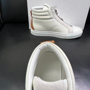 Calzado deportivo de la serie clásica de skate de marca de diseñador, calzado de diseñador cómodo y transpirable de caña alta con suela gruesa - Product Image 2