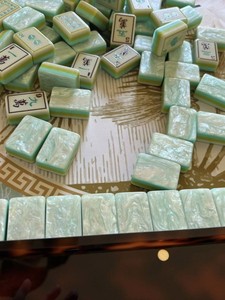 Jeu de tuiles de Mahjong américain en acrylique style Côte Corallienne avec perles <span class=keywords><strong>d</strong></span>'eau, pliable, design moderne, portable, pour divertissement et <span class=keywords><strong>poker</strong></span> - Product Image 5