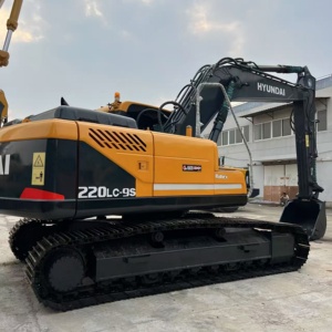 Excavatrice d'occasion Hyundai 220LC-9S (220LC-9, 220-9S) de 22 tonnes, d'origine coréenne, en excellent état et peu utilisée, à vendre - Product Image 3