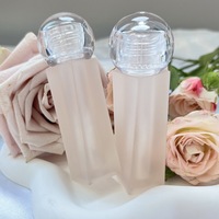 Matériaux de sous-emballage en plastique personnalisés pour échantillons de fond de teint effet miroir et d'huile à lèvres mate irrégulière, et gloss à lèvres effet rosée, vente en gros