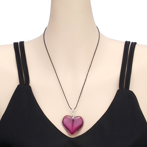Collar con colgante de cristal en forma de corazón en colores rojo, negro, morado y transparente para regalo, joyería, accesorio de moda - Product Image 4