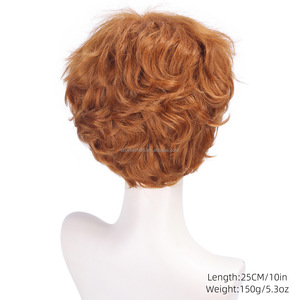 ชายหนุ่มหล่อและมีเสน่ห์ผมหยิกสั้นแสดงบทบาทคนต่างชาติ RON บนเวที - Product Image 5