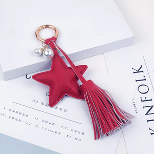 พวงกุญแจหนัง PU สำหรับผู้หญิง พิมพ์ลาย UV พร้อมจี้มุก ดาวห้าแฉกโลหะผสม พวงกุญแจตุ๊กตาขนนุ่ม จี้ห้อยกระเป๋าการ์ตูน - Product Image 6