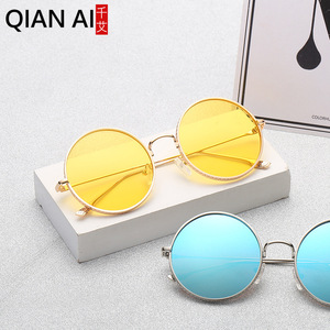 Gafas de sol Qianai con montura redonda para mujer, montura dorada, lentes amarillas y azules, protección UV400, estilo urbano a la moda - Product Image 1
