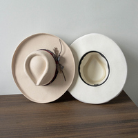 100% laine feutre Fedora chapeau crayon bord avec imprimé fleur ruban et plumes large bord chapeau personnalisé OEM disponible