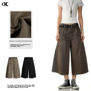 Pantalones Cortos Anchos Unisex 11KN Personalizados con Diseño Desestructurado - Culottes de Sarga de Algodón Lavado con Costuras Deshilachadas y Dobladillo Crudo Vintage, Estilo Workwear - Product Image 1