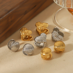 Heart-Shaped <b>Titanium</b> Steel <b>Stud</b> Earrings 18K Gold Silver Plated For Women Gift Jewelry TE6633 - Product Image 2