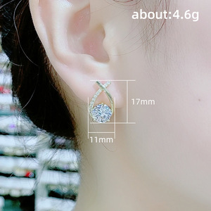 Orecchini a croce minimalisti da donna, gioielli per le orecchie alla moda e scintillanti - Product Image 5