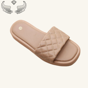 High-quality <b>Summer</b> Casual Outdoor Women's <b>slippers</b> and Sandals Wholesale Slip-on Lightweight Ladies Sandals Breathable Sandals - Product Image 4