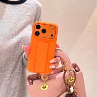 Étui de protection antichute en silicone liquide effet seconde peau, compatible avec les modèles 17pm/16pm, avec support de luxe pour une seule lettre – Nouveauté !