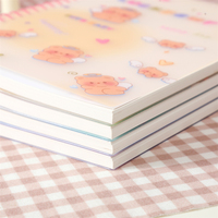 Carnet à spirale souple A5 147mm*212mm 80GSM 70 feuilles lignées avec motif d'ailes d'ours mignon, couverture en PP, 4 couleurs, 168 pièces/carton, vente en gros