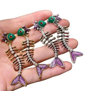 Boucles d'oreilles vintage en forme de squelette de poisson avec perle d'imitation en alliage de zinc, bijoux de fête pour femmes - Product Image 5