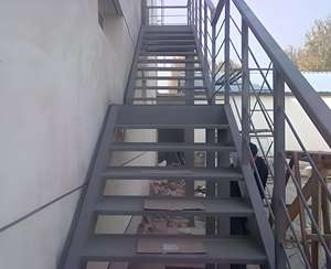 Fábrica aço estrutura escada rolante soldagem ao ar livre fogo ferro escada interior aço escada - Product Image 5