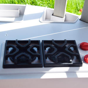 Maisonnette en bois pour enfants avec cuisine de jeu, auvent rouge, clôture et mangeoire à oiseaux - Cabane de jeu pour s'amuser dans le jardin - Product Image 3