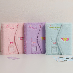 Koreanischer A5-Kartenhalter im Cartoon-Schmetterlings-Design mit Herzflügeln, Magnetverschluss und 3-Zoll-Korkoberfläche für Mädchen, ideal für die Sammlung von Sammelkarten - Product Image 2