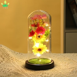 Kit de fleurs artificielles La Belle et la Bête, tournesol en soie avec lumière LED dans des feuilles vertes, dôme en acrylique sur base en plastique - Product Image 4