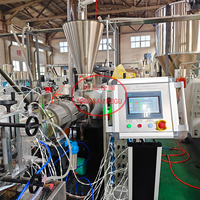 TONGSANHEGU plástico reciclado HDPE WPC tablero de suelo línea de extrusión en relieve al aire libre WPC máquina Post/revestimiento extrusora