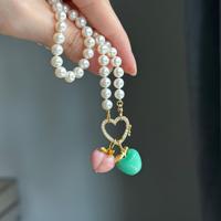 Pendentif de collier DIY Saint-Valentin, design léger et coloré style occidental, motifs cerise, pomme, fraise, pêche, framboise, en stock