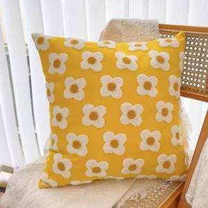 Ouro 3D bordado almofada capa de algodão quadrado travesseiro para uso doméstico com design vegetal - Product Image 3