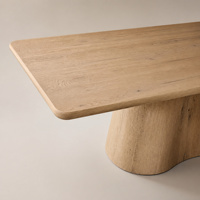 Ensemble de salle à manger rectangulaire moderne en bois massif avec base en piédestal cannelé et chaise en tissu pour projets de design de villas et d'hôtels de luxe